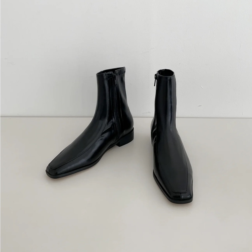 Elegant Black Ankle Boots